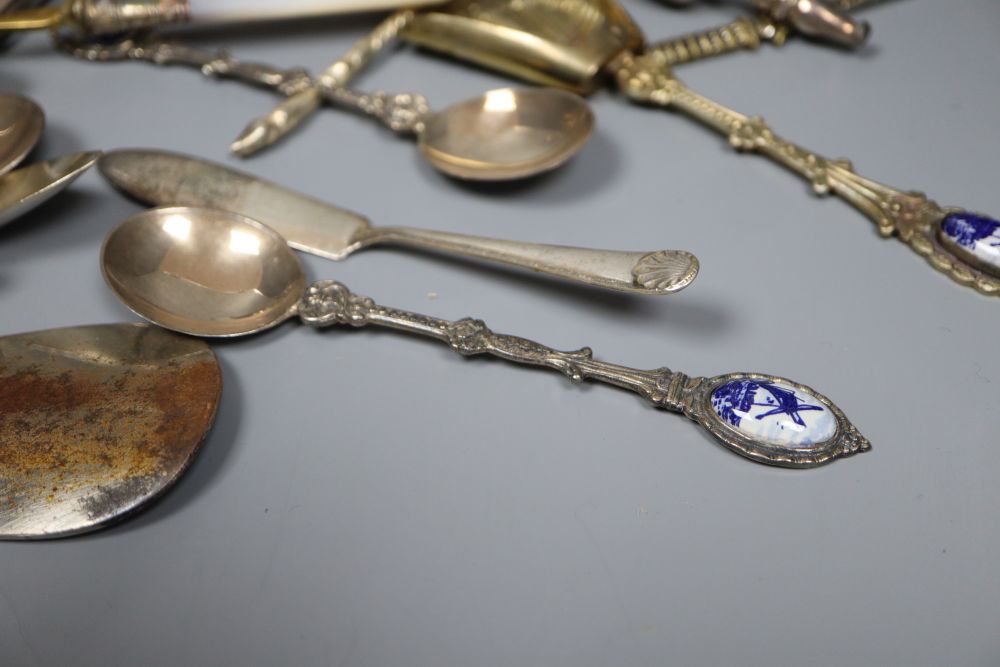 A silver sugar bowl and cream jug, a pair of nut dishes and sundry small silver